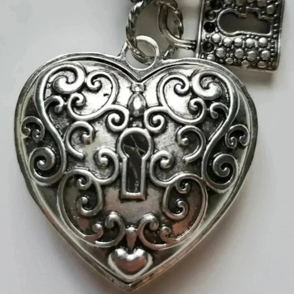 Purple Heart Lock Rear View Mirror Hanger - Picture 2 of 3